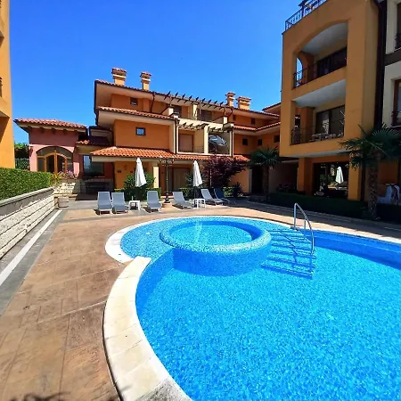 Apartment Golden Dream In Marina
