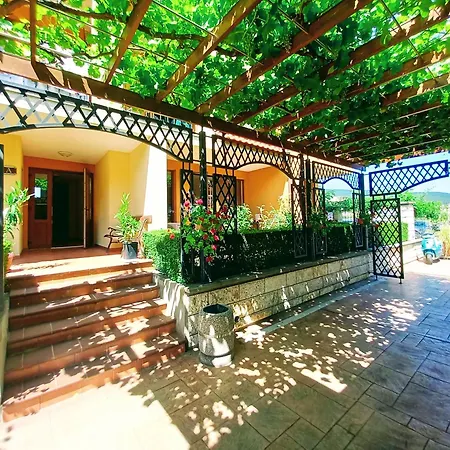 Golden Dream In Marina Apartment *